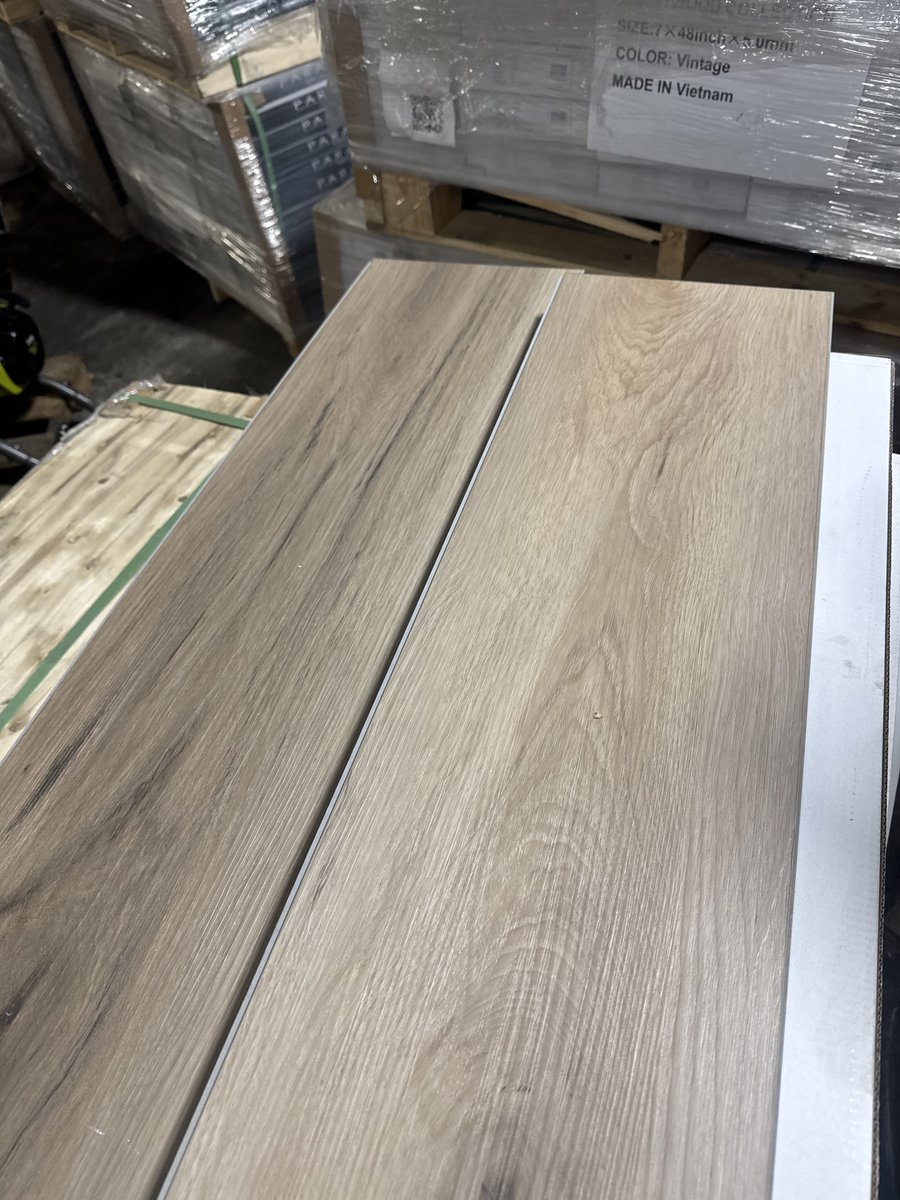Vintage Wood Grain Vinyl Plank Flooring